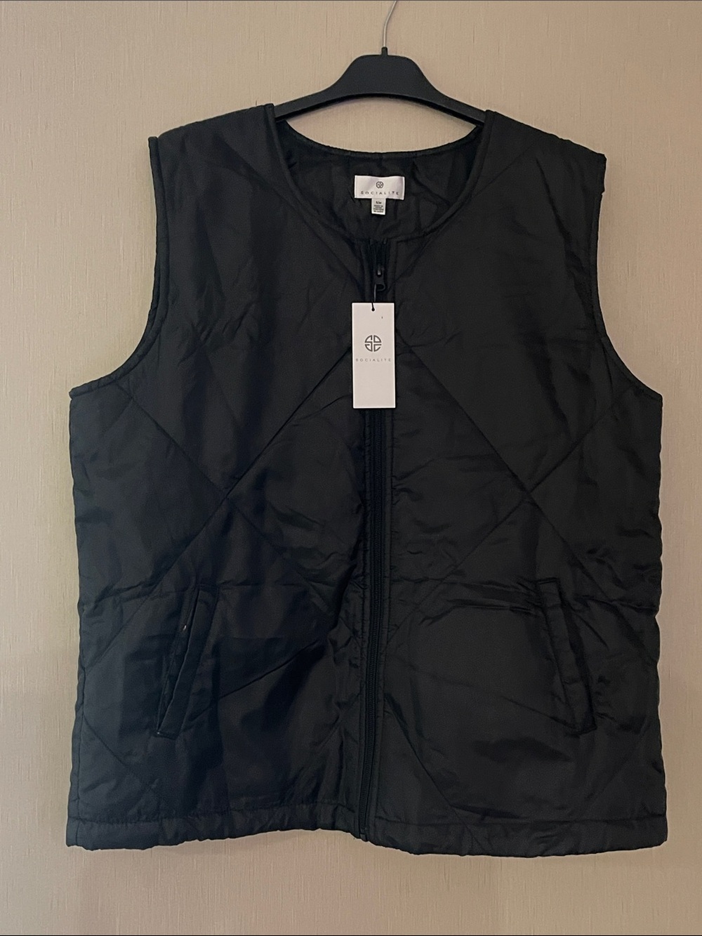 Socialite NWT small medium Black Quilted Sleeveless Zip-Front Vest READ